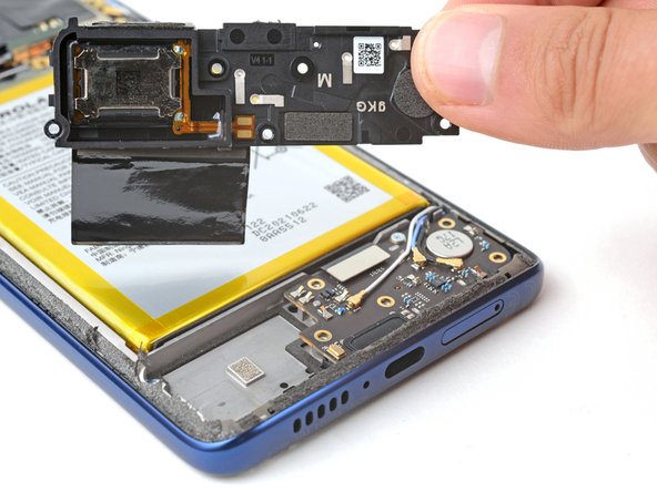 Motorola Edge 5G UW (2022) Screen Replacement, Remove the daughterboard cover: crwdns2935265:022crwdnd2935265:03crwdnd2935265:03crwdne2935265:0