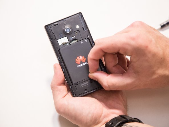 Huawei Ascend W1 Speaker Replacement, Removing the battery.: crwdns2935265:04crwdnd2935265:02crwdnd2935265:03crwdne2935265:0