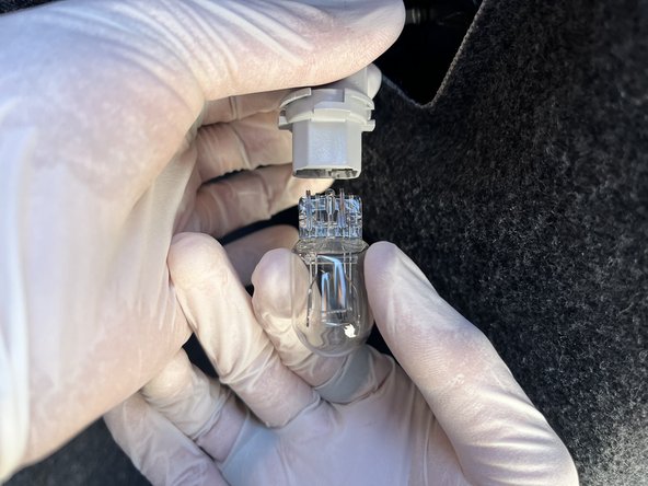 2009-2014 Acura TSX Brake Light Replacement: crwdns2935265:04crwdnd2935265:02crwdnd2935265:02crwdne2935265:0