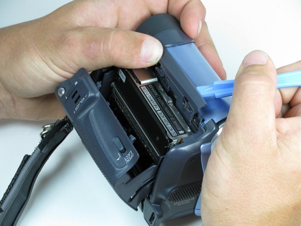 Panasonic PV-GS9 LCD panel replacement: crwdns2935265:03crwdnd2935265:02crwdnd2935265:03crwdne2935265:0