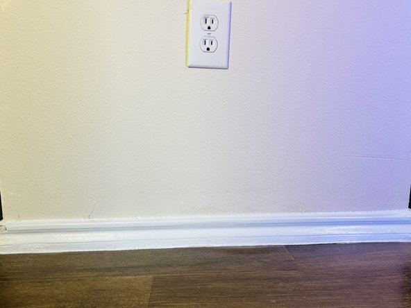 How To Repair A Paint Stained Baseboard: passo 8, immagine 3 di 3