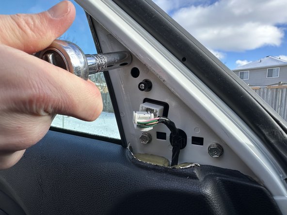 2014-Present Kia Soul Side Mirror Replacement: crwdns2935265:03crwdnd2935265:02crwdnd2935265:03crwdne2935265:0