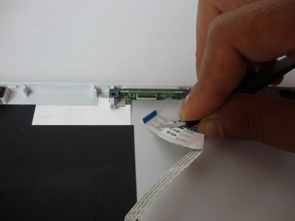 HP Pavilion x2 10-n113dx Hinge Connector Replacement: crwdns2935265:09crwdnd2935265:02crwdnd2935265:02crwdne2935265:0