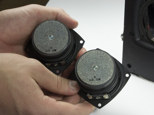 Monster Soundstage S2 Front Panel Replacement: crwdns2935265:011crwdnd2935265:03crwdnd2935265:03crwdne2935265:0