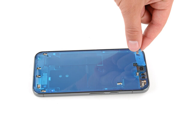 Google Pixel 10 Pro XL Screen Replacement, Remove the larger liner: 24 단계, 이미지 3개 중 1개