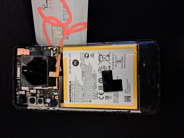 Motorola Moto G Power (2020)/G8 Power Display Replacement, Remove the battery: crwdns2935265:08crwdnd2935265:01crwdnd2935265:03crwdne2935265:0