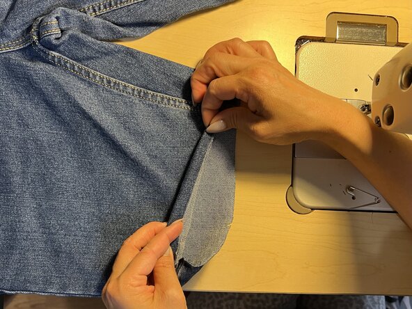 How To Hem Jean Shorts: crwdns2935265:03crwdnd2935265:01crwdnd2935265:03crwdne2935265:0