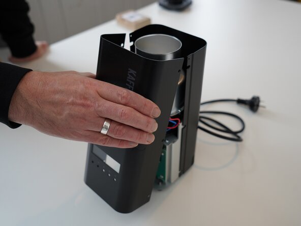 Disassembling Nano 7/LINK (D-P Serial), Removing the front panel: crwdns2935265:03crwdnd2935265:01crwdnd2935265:01crwdne2935265:0