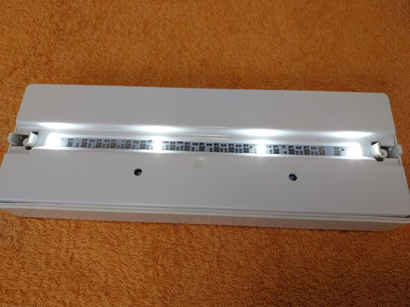 Reparación luminaria de emergencia AERLUX cambio condensador 1,2 uF: paso 10, imagen 2 de 3