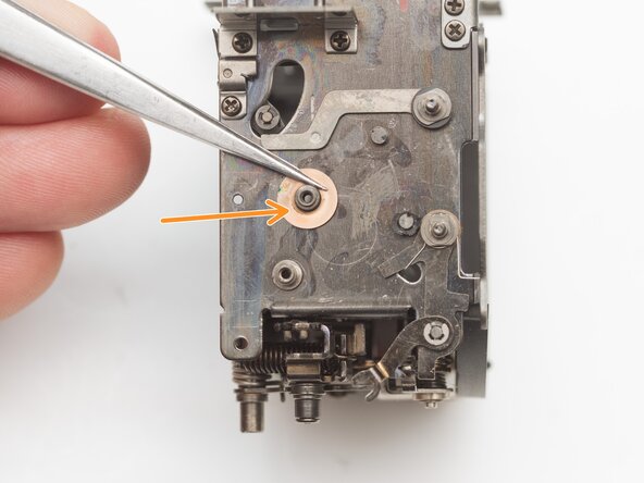 Pentax Super Program Mirror Box Mechanism Service, Remove aperture stop-down lever: crwdns2935265:033crwdnd2935265:02crwdnd2935265:02crwdne2935265:0