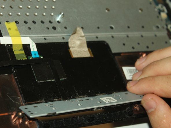 Asus G75VW-BHI7N07 Trackpad Buttons Replacement: crwdns2935265:06crwdnd2935265:02crwdnd2935265:02crwdne2935265:0