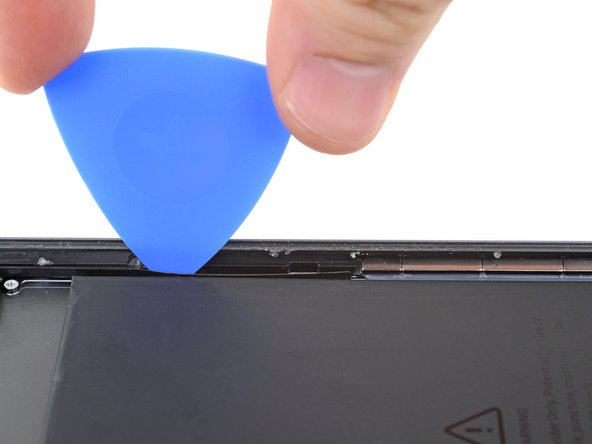 iPad Air 3 Volume Button Cable Replacement, Remove the volume button bracket: stap 22, afbeelding 3 van 3