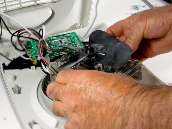 Holmes HEH8031 Fan Blade Assembly Replacement: crwdns2935265:04crwdnd2935265:02crwdnd2935265:02crwdne2935265:0