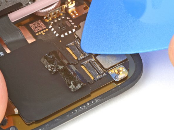 Apple Watch Series 9 Screen Replacement, Flip up the locking flaps: passo 16, immagine 3 di 3