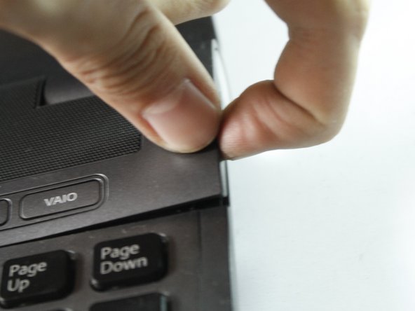 Sony VAIO VPCF 132FX Power Button Replacement: crwdns2935265:04crwdnd2935265:02crwdnd2935265:03crwdne2935265:0