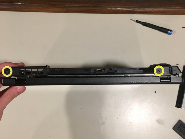 Lenovo ThinkPad SL410 Teardown, Step 11: Display: crwdns2935265:015crwdnd2935265:03crwdnd2935265:03crwdne2935265:0