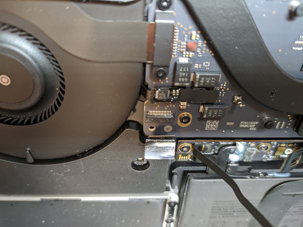 MacBook Pro 13" Late 2020 Right Speaker Replacement: crwdns2935265:017crwdnd2935265:02crwdnd2935265:02crwdne2935265:0