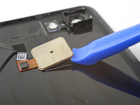 Google Pixel 3 Fingerprint Sensor Replacement, Weaken the adhesive: step 12, image 3 of 3