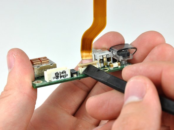 PowerBook G4 Aluminum 17" 1.67 GHz (High-Res) DC-In Board Replacement Replacement, DC-In Board: step 23, image 2 of 2