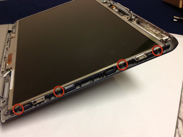 Dell Inspiron 1521 Liquid Crystal Display (LCD) Monitor Replacement: crwdns2935265:016crwdnd2935265:02crwdnd2935265:03crwdne2935265:0