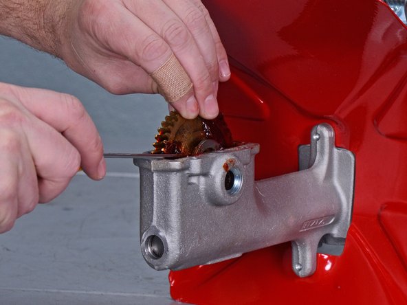 Mantis Tiller 7940 (2017) Tine Shaft Roller Bearings Replacement, Remove the worm gear: crwdns2935265:015crwdnd2935265:03crwdnd2935265:03crwdne2935265:0