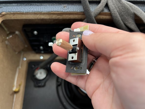 Marshall Stanmore II Power Switch Replacement: crwdns2935265:06crwdnd2935265:03crwdnd2935265:03crwdne2935265:0