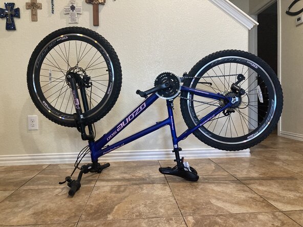 Ozone 500 Mountian Bike Rear Tire Tube Replacement: crwdns2935265:02crwdnd2935265:02crwdnd2935265:02crwdne2935265:0