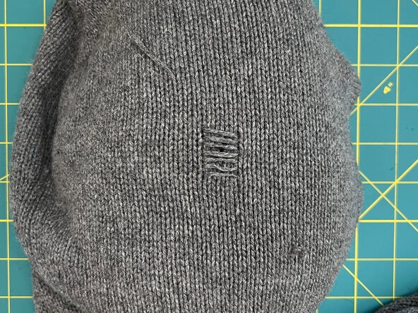 Woven Darn a Hole in a Knit, Invisible version: Horizontal yarns: crwdns2935265:017crwdnd2935265:03crwdnd2935265:03crwdne2935265:0