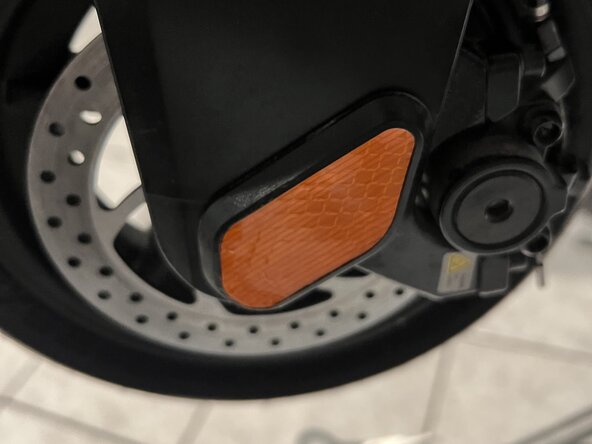 NIU KQi3 Pro Electric Scooter Front Tire Replacement: crwdns2935265:016crwdnd2935265:03crwdnd2935265:03crwdne2935265:0