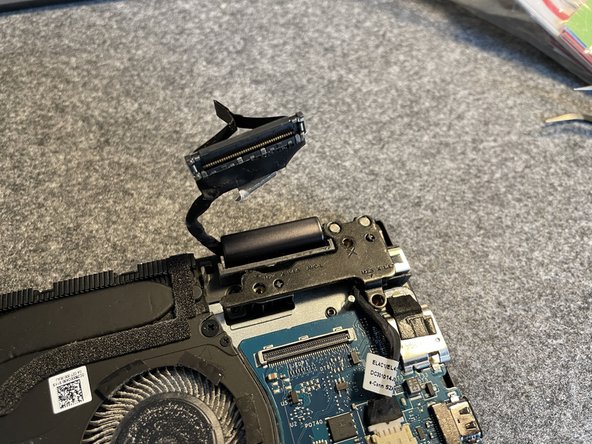 Lenovo Ideapad C340-API or Flex 14-API webcam repair, Right screen hinge and display connector: crwdns2935265:04crwdnd2935265:03crwdnd2935265:03crwdne2935265:0