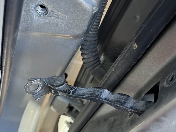 2006 Infiniti G35 Coupe Passenger Side Door Checker Replacement: crwdns2935265:09crwdnd2935265:03crwdnd2935265:03crwdne2935265:0