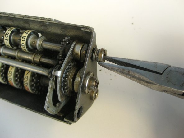 Disassembling a Monroe LA-160 calculator: crwdns2935265:015crwdnd2935265:03crwdnd2935265:03crwdne2935265:0