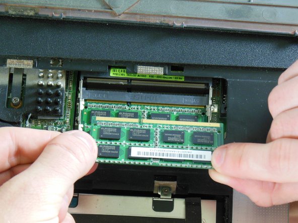 Asus G53JW-A1 RAM Replacement: crwdns2935265:012crwdnd2935265:03crwdnd2935265:03crwdne2935265:0