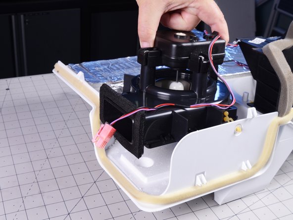 LG Refrigerator LFX25973 Ice Maker Blower Assembly Replacement, Remove the ice maker blower: crwdns2935265:025crwdnd2935265:02crwdnd2935265:03crwdne2935265:0