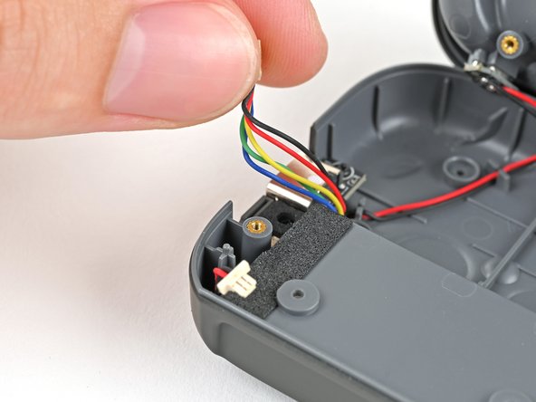 Fairphone Fairbuds USB-C Port Replacement, Move the cable: crwdns2935265:012crwdnd2935265:02crwdnd2935265:02crwdne2935265:0