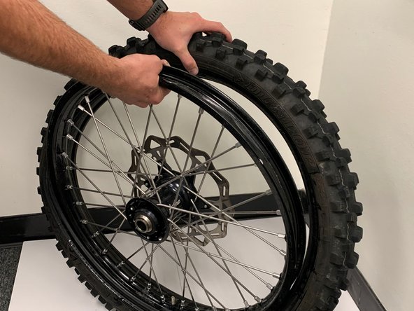 Dirt Bike Tire Spoke Replacement: crwdns2935265:08crwdnd2935265:02crwdnd2935265:03crwdne2935265:0