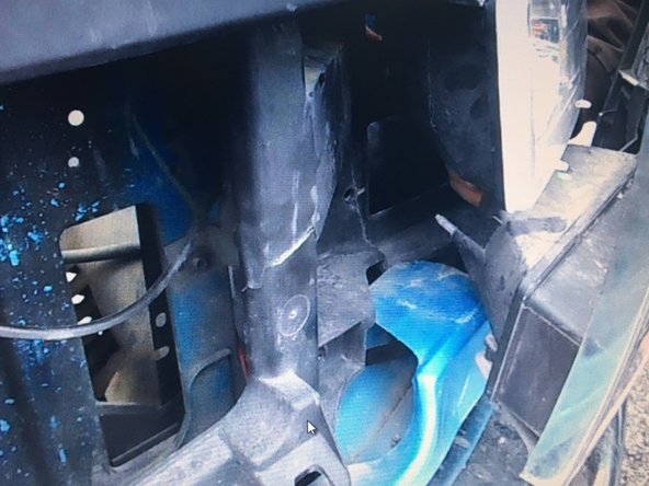 1992-1996 Ford F series-Bronco Header Panel Replacement: crwdns2935265:09crwdnd2935265:01crwdnd2935265:01crwdne2935265:0