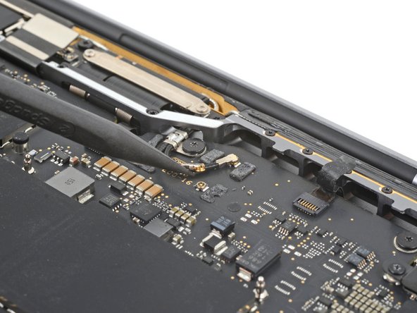 MacBook Pro 13" 2022 (M2) Thunderbolt Ports Replacement, Disconnect the antenna bar: step 18, image 2 of 3