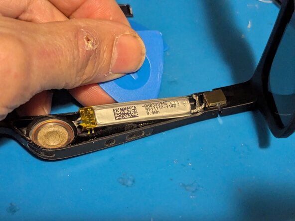 Bose Frames Alto Battery Removal, Remove the Battery: step 5, image 1 of 2