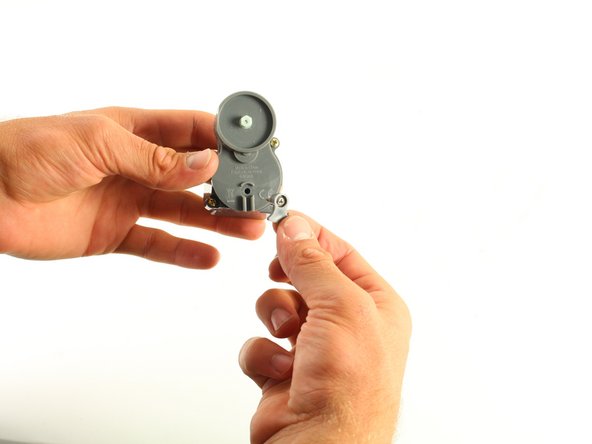 iRobot Roomba 870 Side Brush Motor Replacement: crwdns2935265:05crwdnd2935265:02crwdnd2935265:03crwdne2935265:0