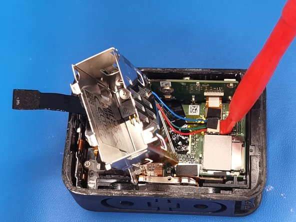 GoPro Hero 9 and 10 Black Disassembly, Battery cage removal: crwdns2935265:04crwdnd2935265:03crwdnd2935265:03crwdne2935265:0