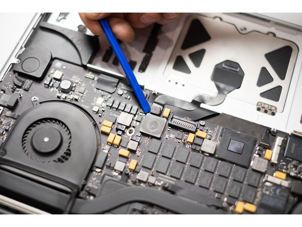 Battery and Trackpad. Disassembling MacBook Pro 15" Retina 2012-2015: crwdns2935265:09crwdnd2935265:02crwdnd2935265:02crwdne2935265:0