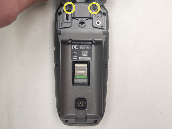 Garmin Rino 650 Screen Replacement, Remove the 6 Black Screws: crwdns2935265:03crwdnd2935265:02crwdnd2935265:03crwdne2935265:0