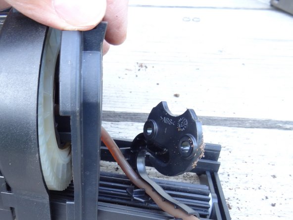 Check the Jura ENA micro 9 brew assembly: crwdns2935265:016crwdnd2935265:03crwdnd2935265:03crwdne2935265:0