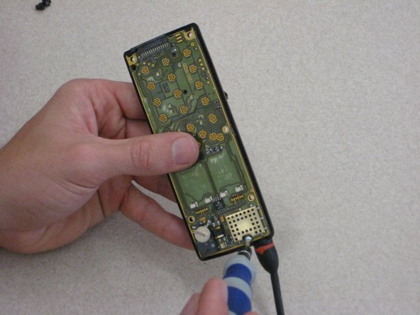 Disassembling Ericsson CF 388 Circuit Board: crwdns2935265:08crwdnd2935265:02crwdnd2935265:02crwdne2935265:0