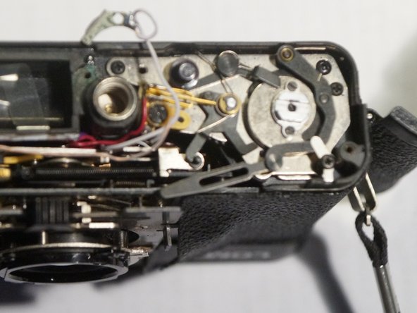 Lomo LC-A sticky shutter repair, Lever release: crwdns2935265:012crwdnd2935265:02crwdnd2935265:03crwdne2935265:0