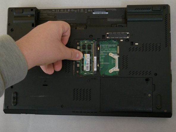 Lenovo ThinkPad T530 Memory Module: Bottom Slot Replacement, Installing the memory module: crwdns2935265:07crwdnd2935265:02crwdnd2935265:03crwdne2935265:0