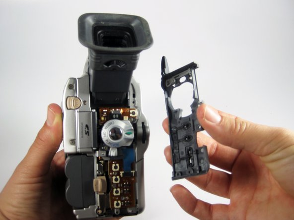 Canon Optura 100MC Button Pad Replacement: crwdns2935265:07crwdnd2935265:02crwdnd2935265:02crwdne2935265:0