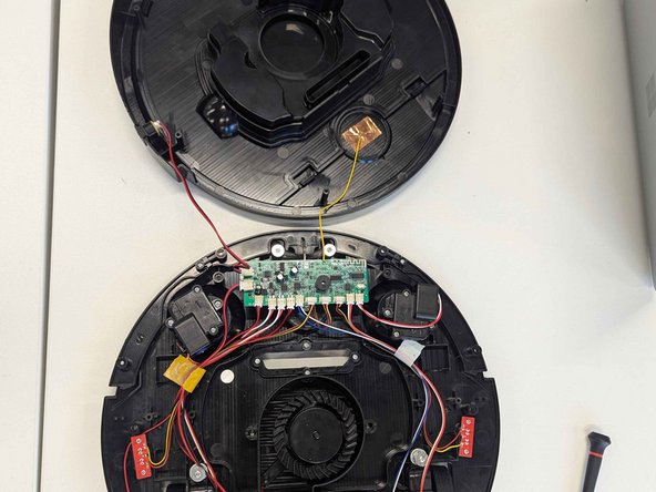 Robot Vacuum Cleaner Disassembly Guide, Detaching the Cover: crwdns2935265:03crwdnd2935265:02crwdnd2935265:02crwdne2935265:0