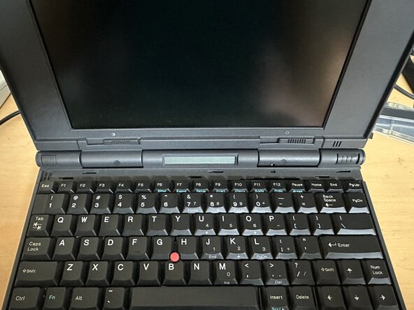 WinBook XP5 Motherboard Replacement, Keyboard: passo 5, immagine 2 di 3